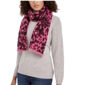 DKNY Women's Animal/Cheetah Print Fuzzy Woven Winter Scarf in Pink